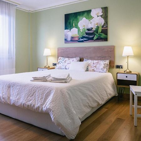 Alojamiento Urabain Apartman Allo Kültér fotó