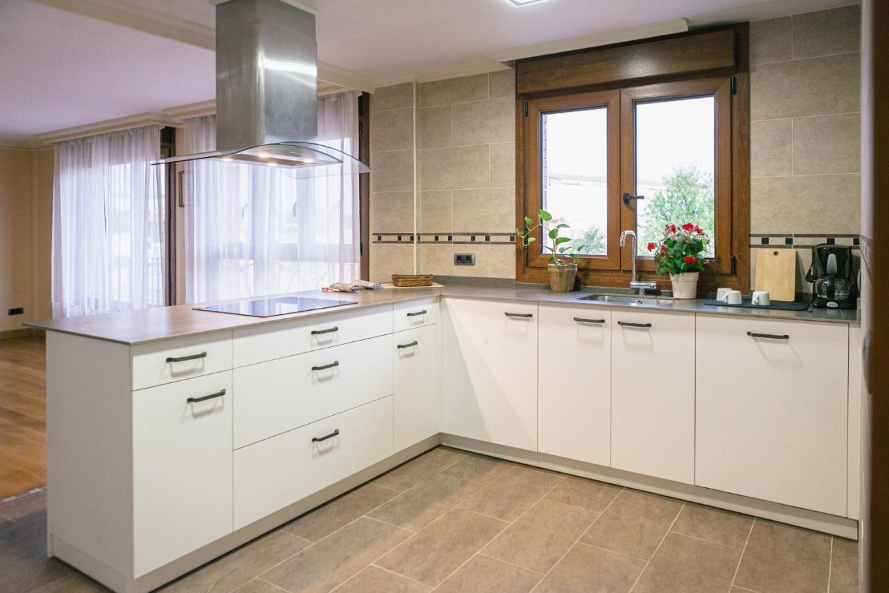 Alojamiento Urabain Apartman Allo Kültér fotó